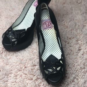 Pin Up Couture Pumps
